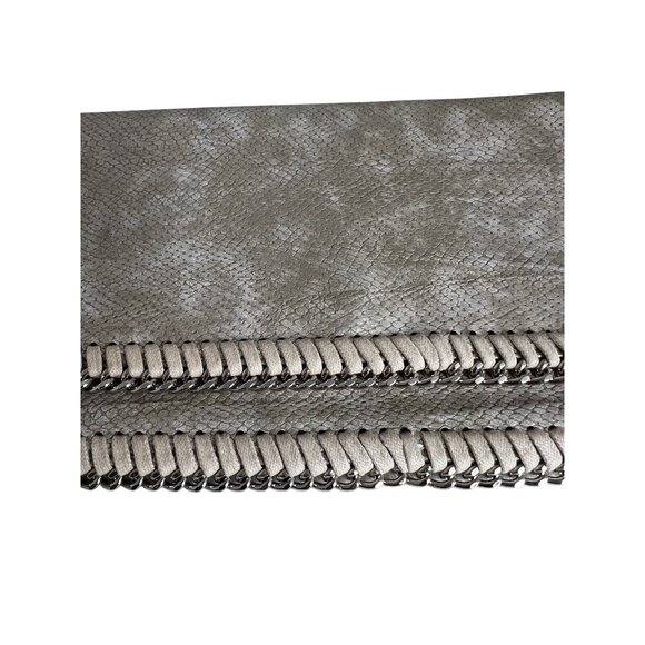 Inzi Silver Metallic Faux Snakeskin Clutch With Chain Trim & Wristlet - Picture 2 of 8